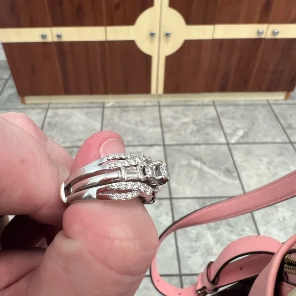 Elegant Silver Diamond Ring